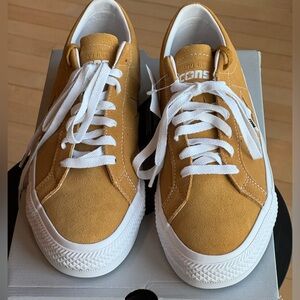 Converse One Star Pro Ox.